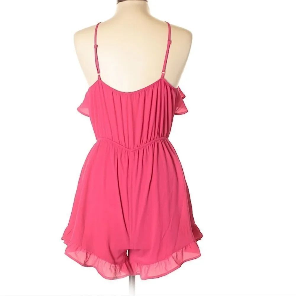 ✨ Monteau Los Angeles Ruffle Romper ✨ - Picture 2 of 5